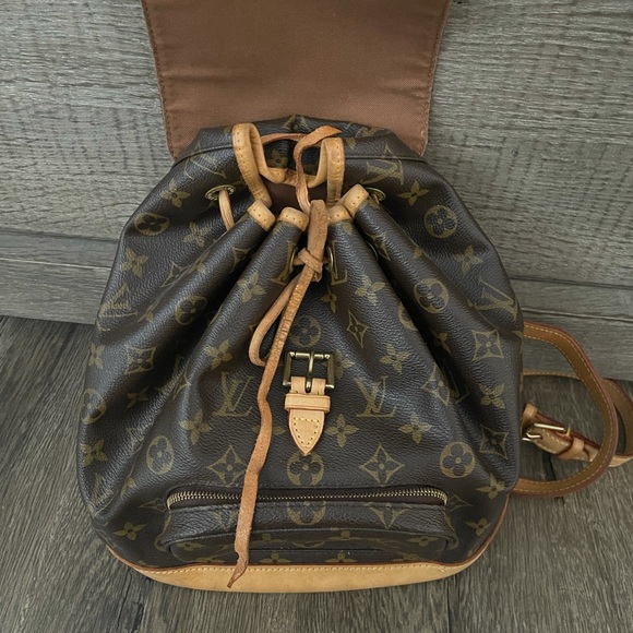 Louis Vuitton Montsouris Backpack MM Monogram LV Bag - Picture 12 of 13